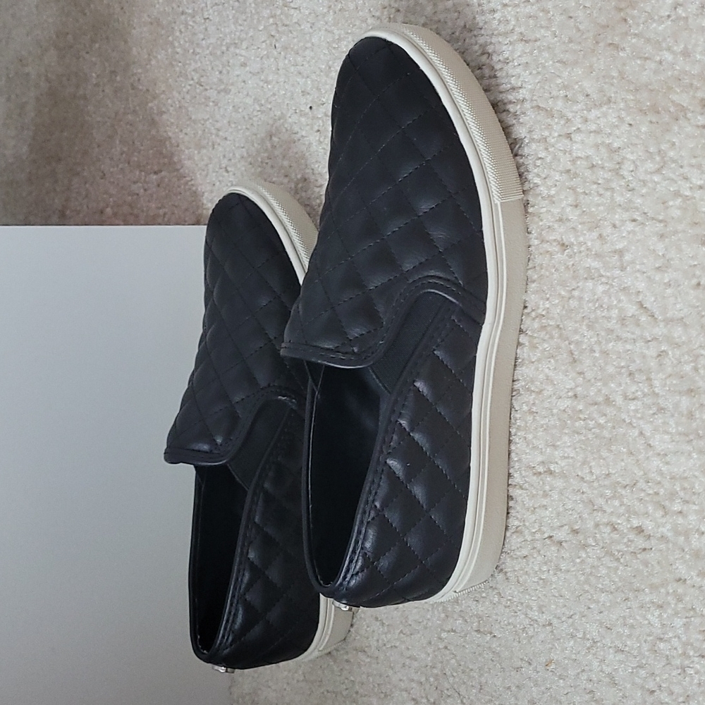 STEVE MADDEN slip on size 7.5